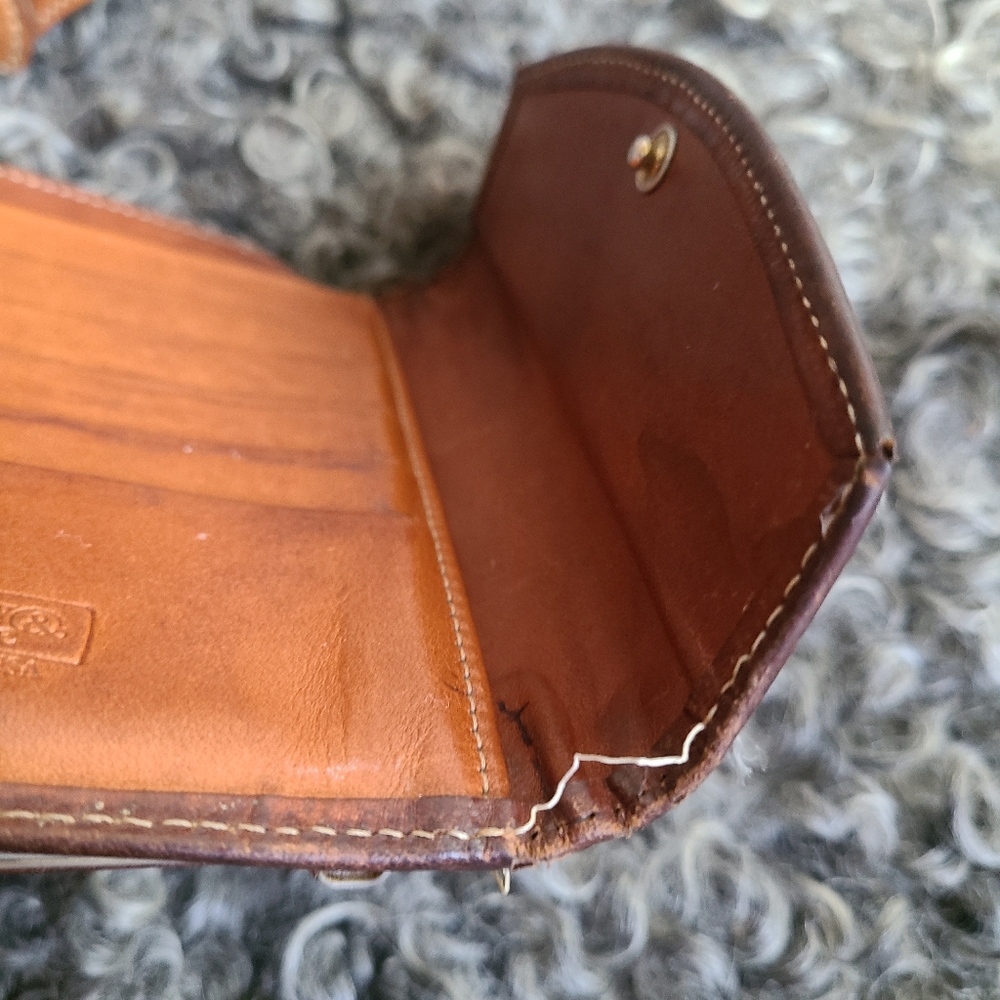 SWAPPED Dooney & Bourke White Leather Shoulder Bag + Wallet - Picture 16 of 16